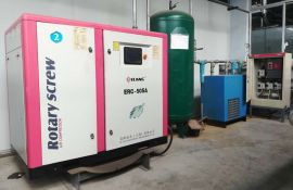 專注工礦企業(yè)3V1定制，螺桿式空壓機(jī)10立方各個(gè)類型[廣西意朗]